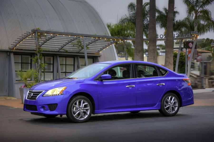  Nissan Sentra 2013 года  (фото 17 из 74)